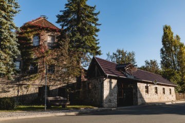 Hochzeit von Jessy & Jonas aus Thüringen, Kirche Niedertrebra, Hochzeitsfeier Kuhstall-Zottelstedt, Apolda Hochzeit in Thüringen, Hochzeitsfotograf Andreas Balg aus Jena, Foto von einer kirchlichen Hochzeit,