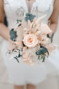 Foto von einer standesamtlichen Hochzeit, Rathaus Jena, Ganztags-Hochzeitsreportage mit Brautpaarshooting