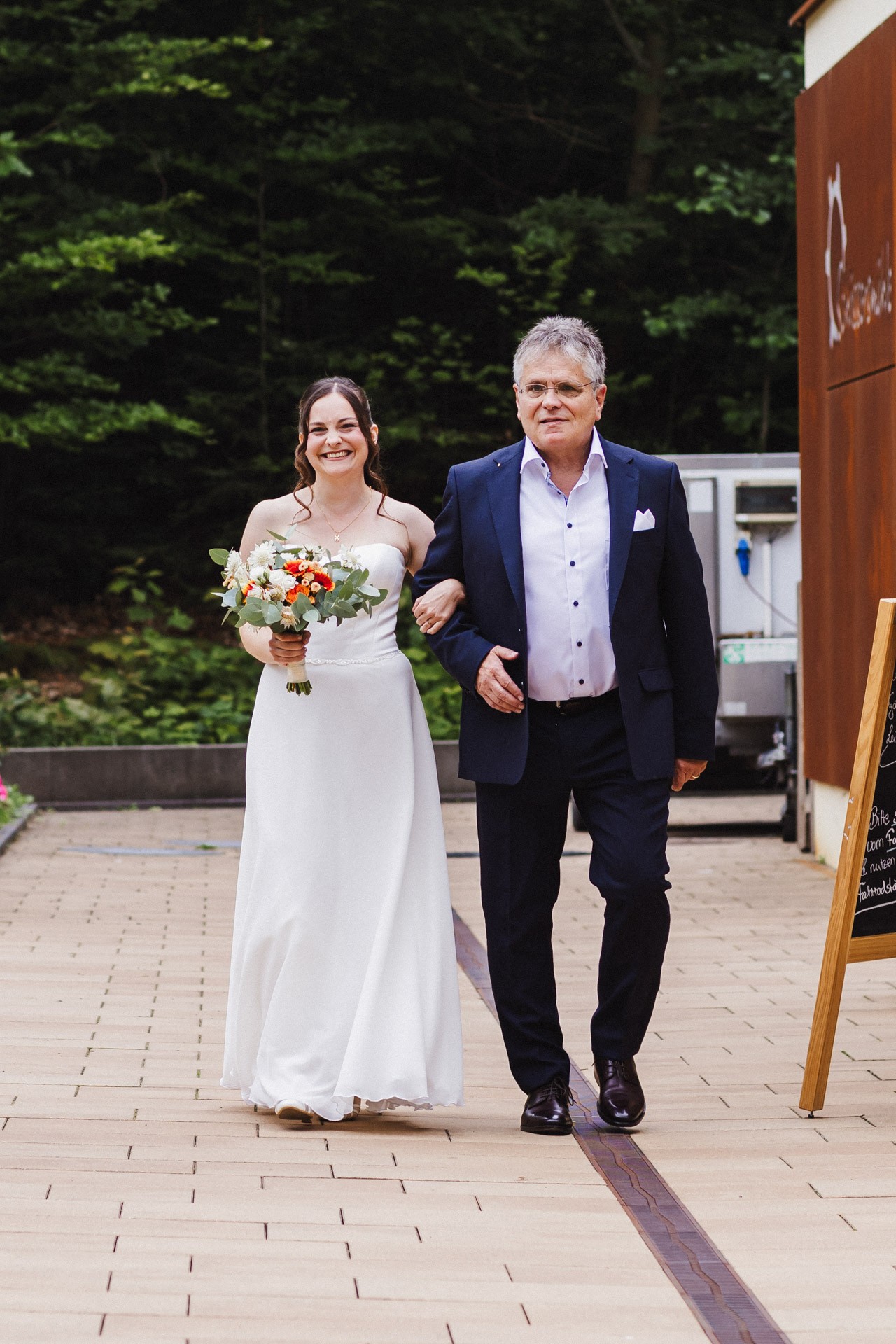 Hochzeitsfoto einer Hochzeitsreportage in der Schössersmühle in Thüringen, fotografiert vom Hochzeitsfotograf Andreas Balg, www.bilderdiesprechen.de