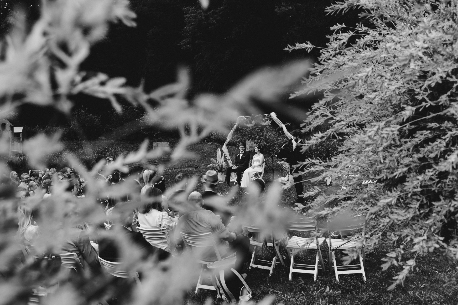 Hochzeitsfoto einer Hochzeitsreportage in der Schössersmühle in Thüringen, fotografiert vom Hochzeitsfotograf Andreas Balg, www.bilderdiesprechen.de