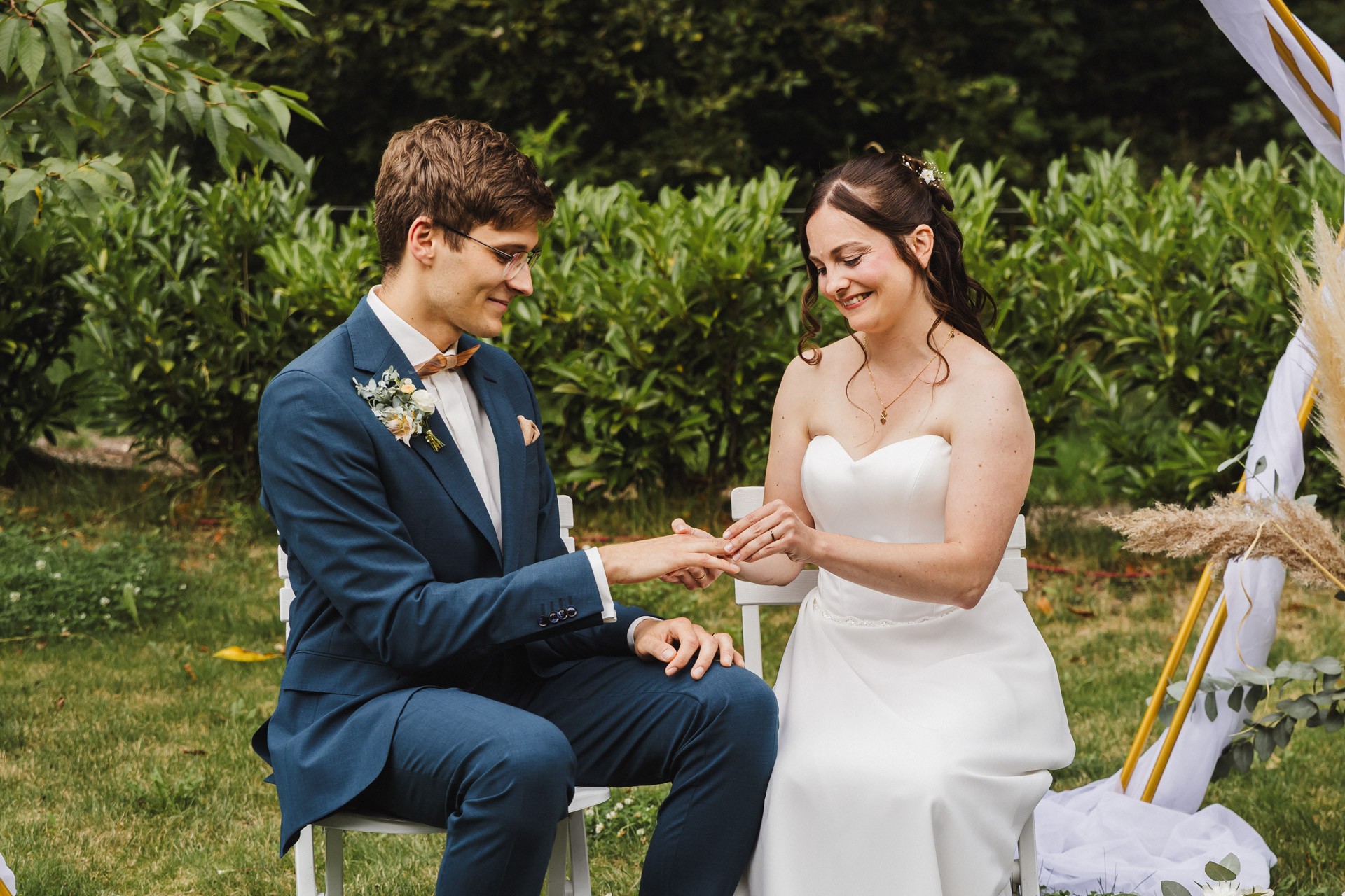 Hochzeitsfoto einer Hochzeitsreportage in der Schössersmühle in Thüringen, fotografiert vom Hochzeitsfotograf Andreas Balg, www.bilderdiesprechen.de