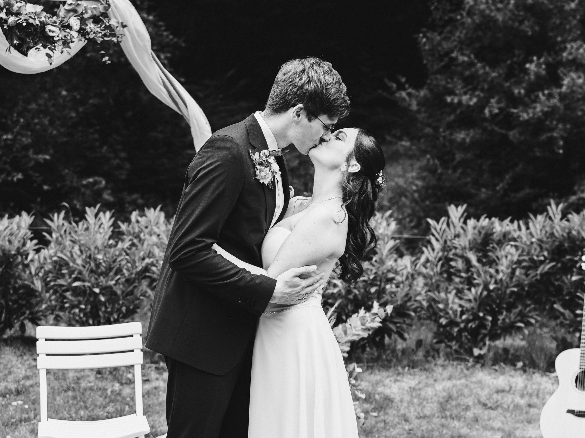 Hochzeitsfoto einer Hochzeitsreportage in der Schössersmühle in Thüringen, fotografiert vom Hochzeitsfotograf Andreas Balg, www.bilderdiesprechen.de