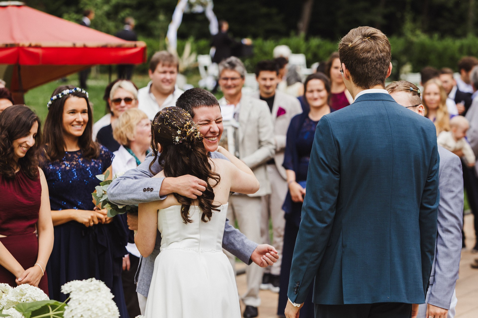 Hochzeitsfoto einer Hochzeitsreportage in der Schössersmühle in Thüringen, fotografiert vom Hochzeitsfotograf Andreas Balg, www.bilderdiesprechen.de
