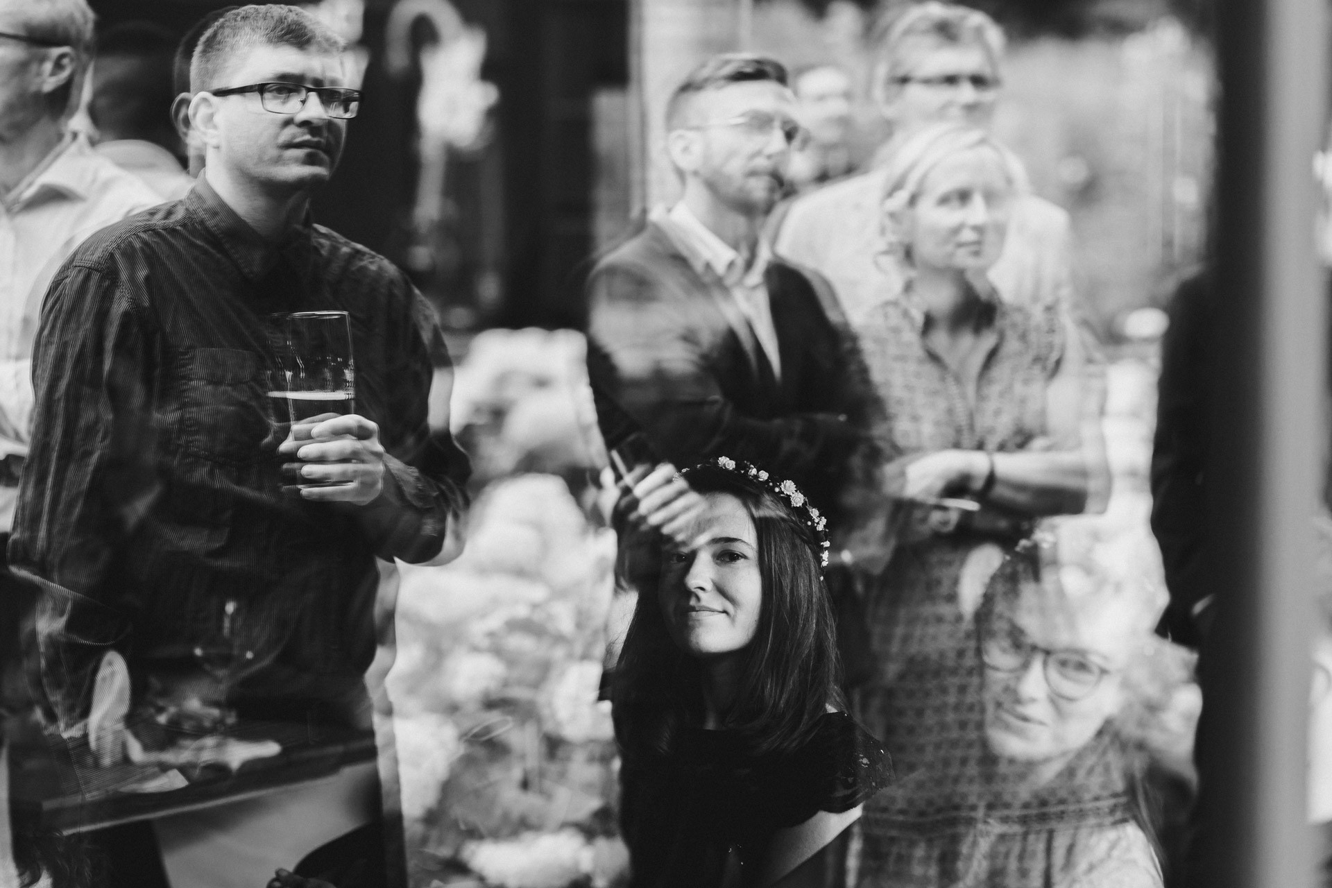 Hochzeitsfoto einer Hochzeitsreportage in der Schössersmühle in Thüringen, fotografiert vom Hochzeitsfotograf Andreas Balg, www.bilderdiesprechen.de