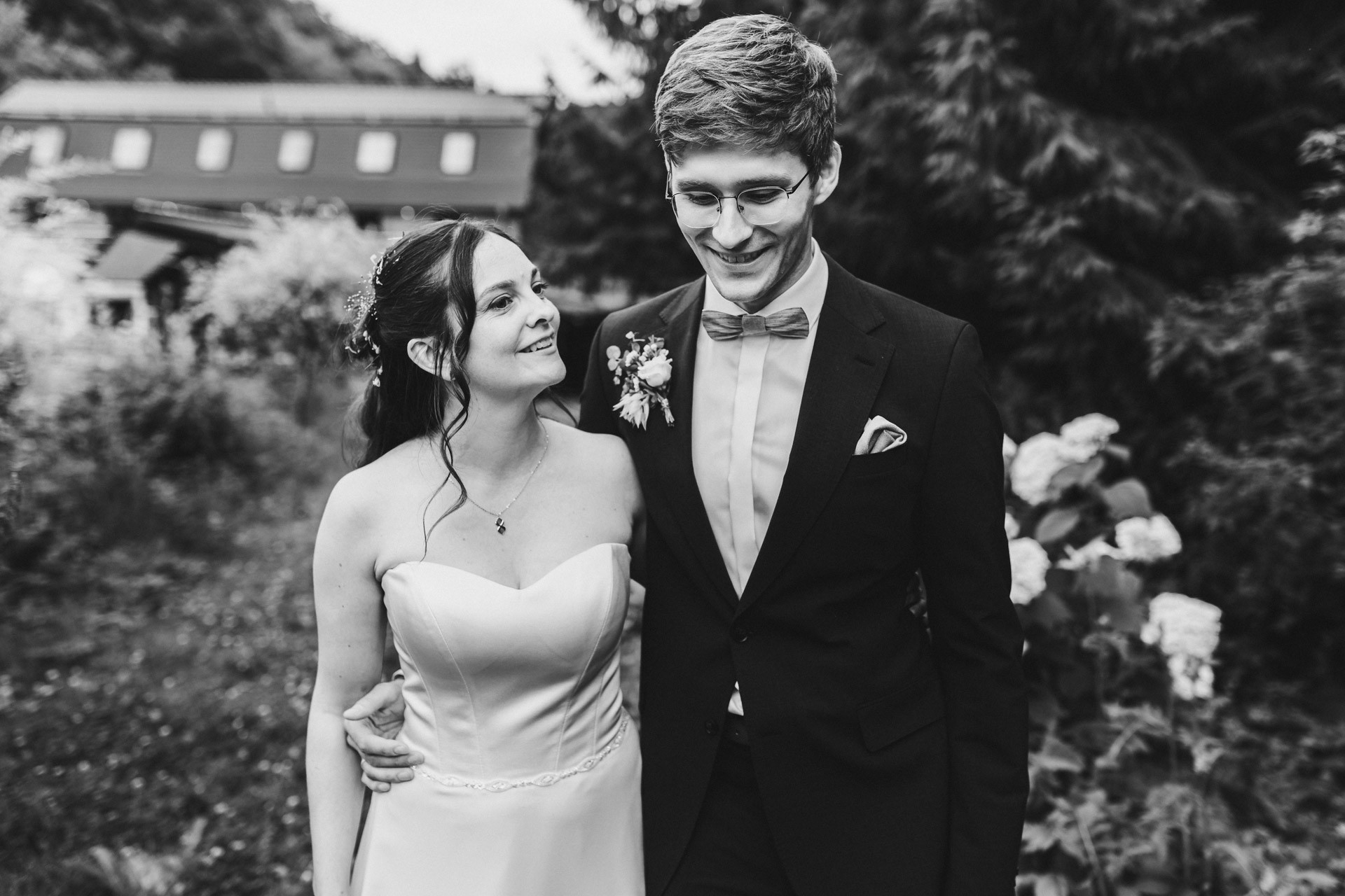 Hochzeitsfoto einer Hochzeitsreportage in der Schössersmühle in Thüringen, fotografiert vom Hochzeitsfotograf Andreas Balg, www.bilderdiesprechen.de