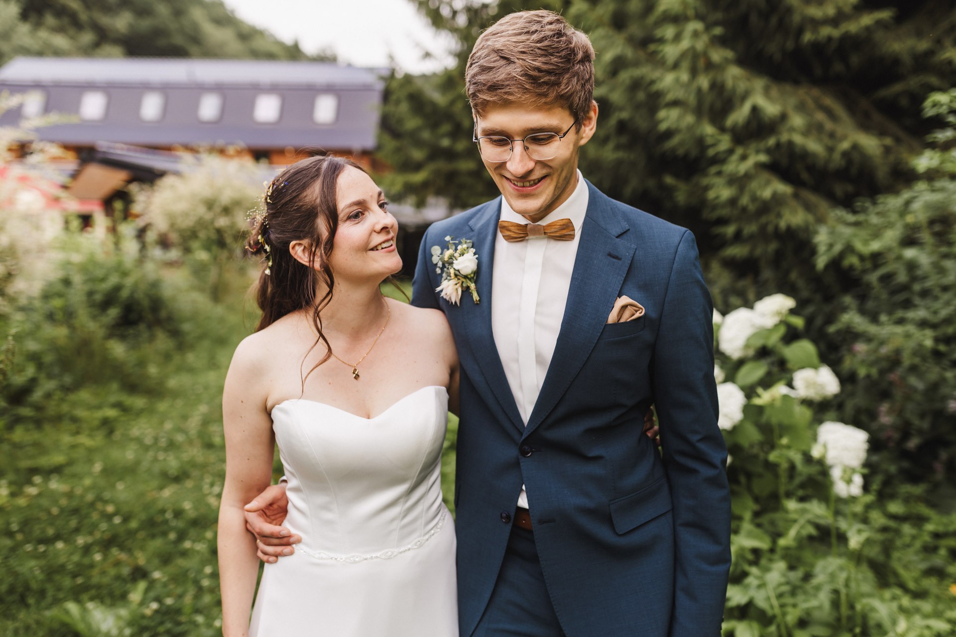 Hochzeitsfoto einer Hochzeitsreportage in der Schössersmühle in Thüringen, fotografiert vom Hochzeitsfotograf Andreas Balg, www.bilderdiesprechen.de