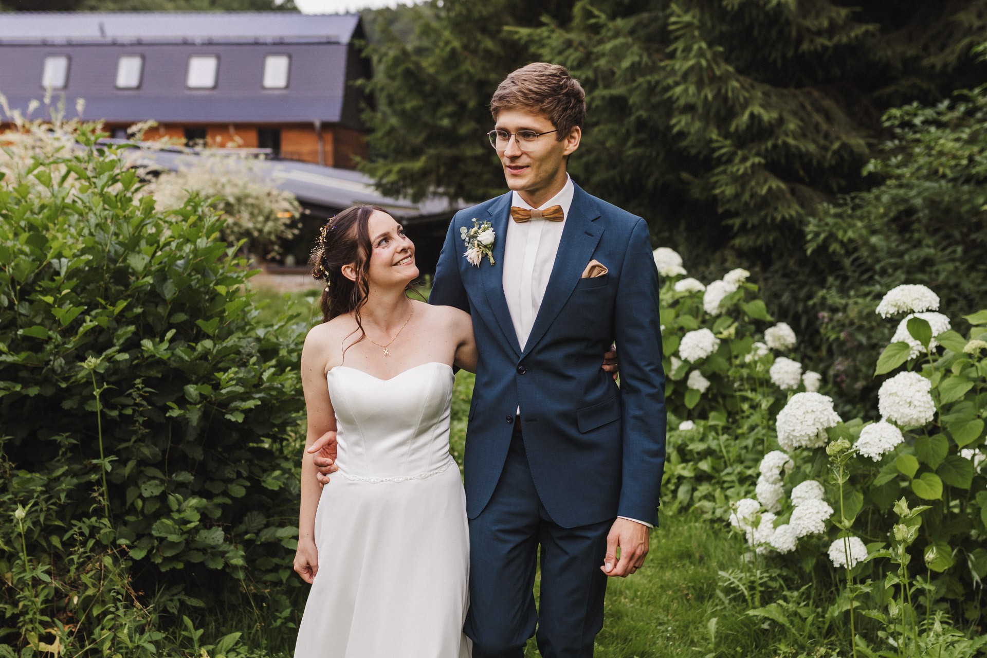 Hochzeitsfoto einer Hochzeitsreportage in der Schössersmühle in Thüringen, fotografiert vom Hochzeitsfotograf Andreas Balg, www.bilderdiesprechen.de