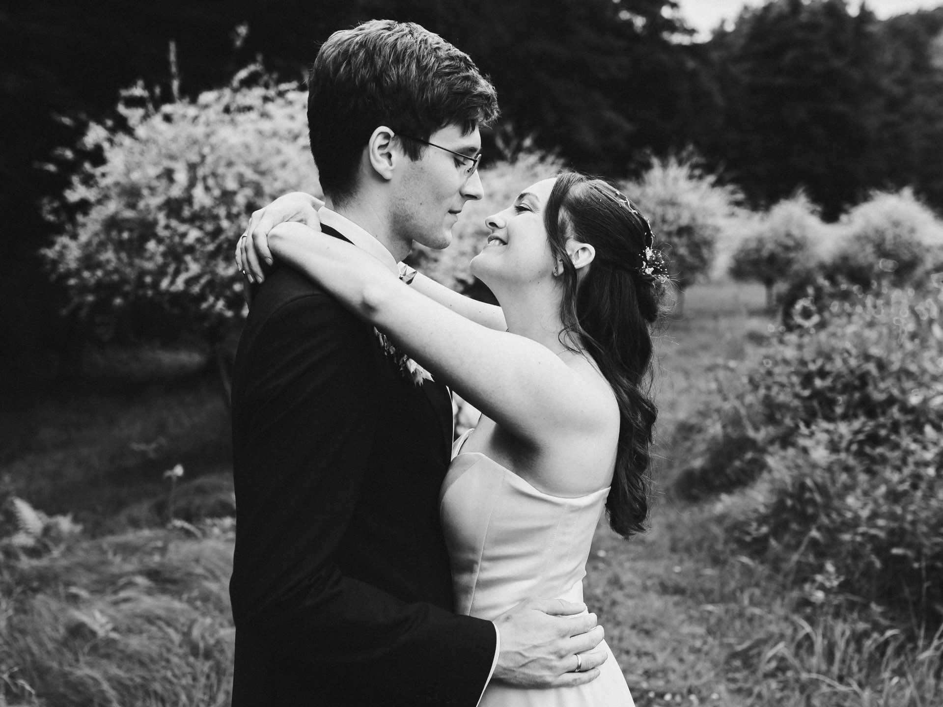 Hochzeitsfoto einer Hochzeitsreportage in der Schössersmühle in Thüringen, fotografiert vom Hochzeitsfotograf Andreas Balg, www.bilderdiesprechen.de