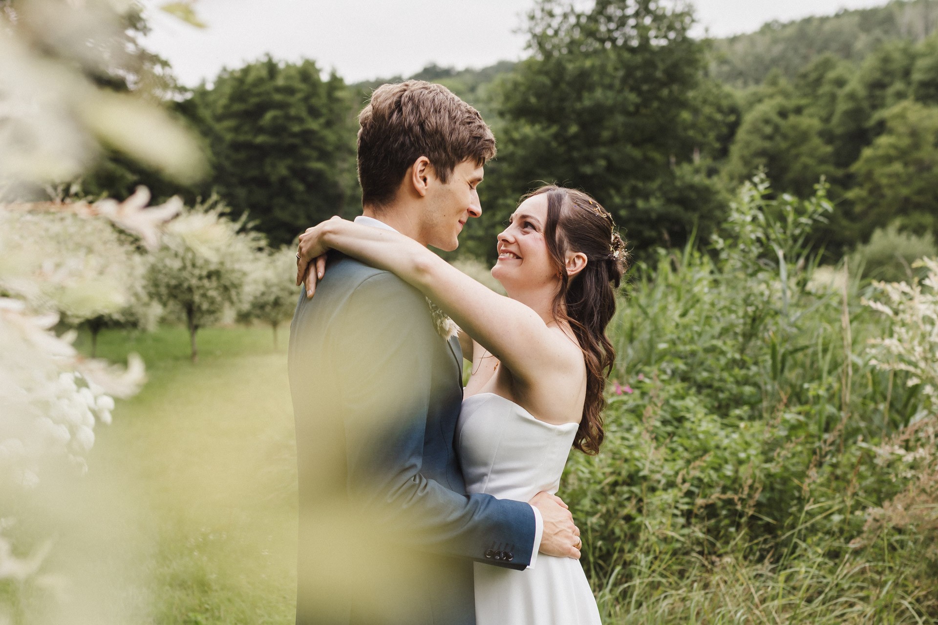 Hochzeitsfoto einer Hochzeitsreportage in der Schössersmühle in Thüringen, fotografiert vom Hochzeitsfotograf Andreas Balg, www.bilderdiesprechen.de