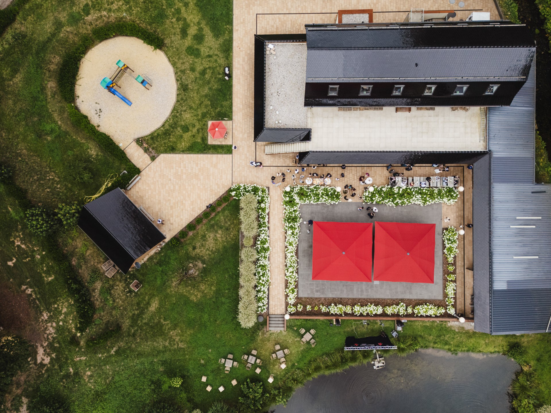 Hochzeitsfoto einer Hochzeitsreportage in der Schössersmühle in Thüringen, fotografiert vom Hochzeitsfotograf Andreas Balg, www.bilderdiesprechen.de