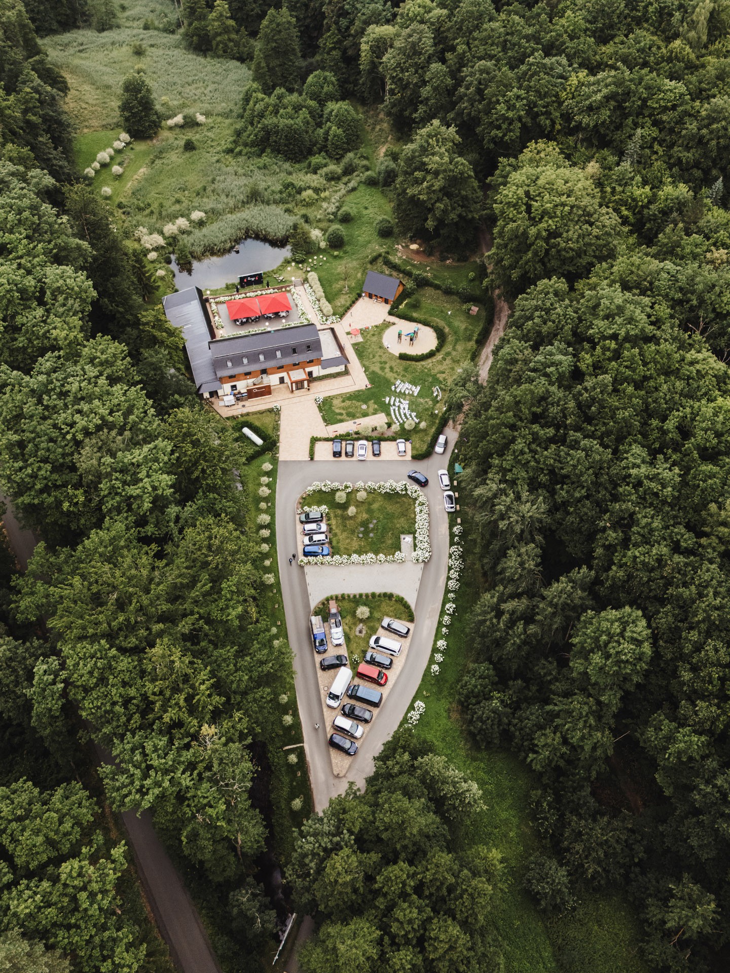 Hochzeitsfoto einer Hochzeitsreportage in der Schössersmühle in Thüringen, fotografiert vom Hochzeitsfotograf Andreas Balg, www.bilderdiesprechen.de