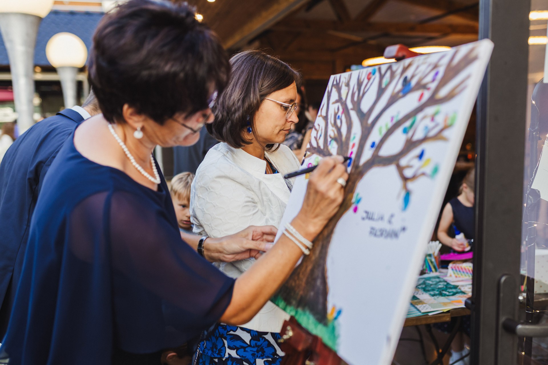 Hochzeitsfoto einer Hochzeitsreportage in der Schössersmühle in Thüringen, fotografiert vom Hochzeitsfotograf Andreas Balg, www.bilderdiesprechen.de