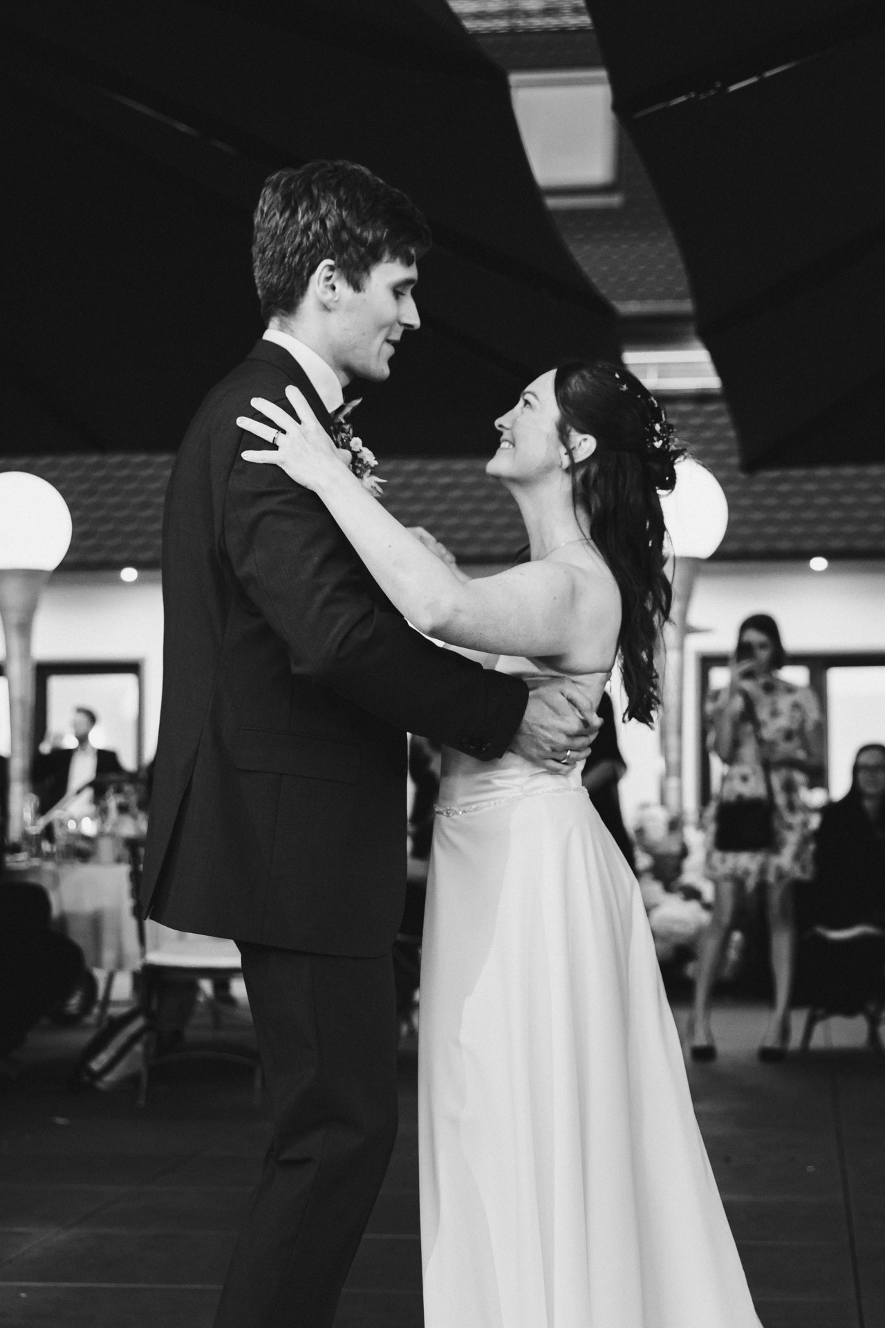 Hochzeitsfoto einer Hochzeitsreportage in der Schössersmühle in Thüringen, fotografiert vom Hochzeitsfotograf Andreas Balg, www.bilderdiesprechen.de