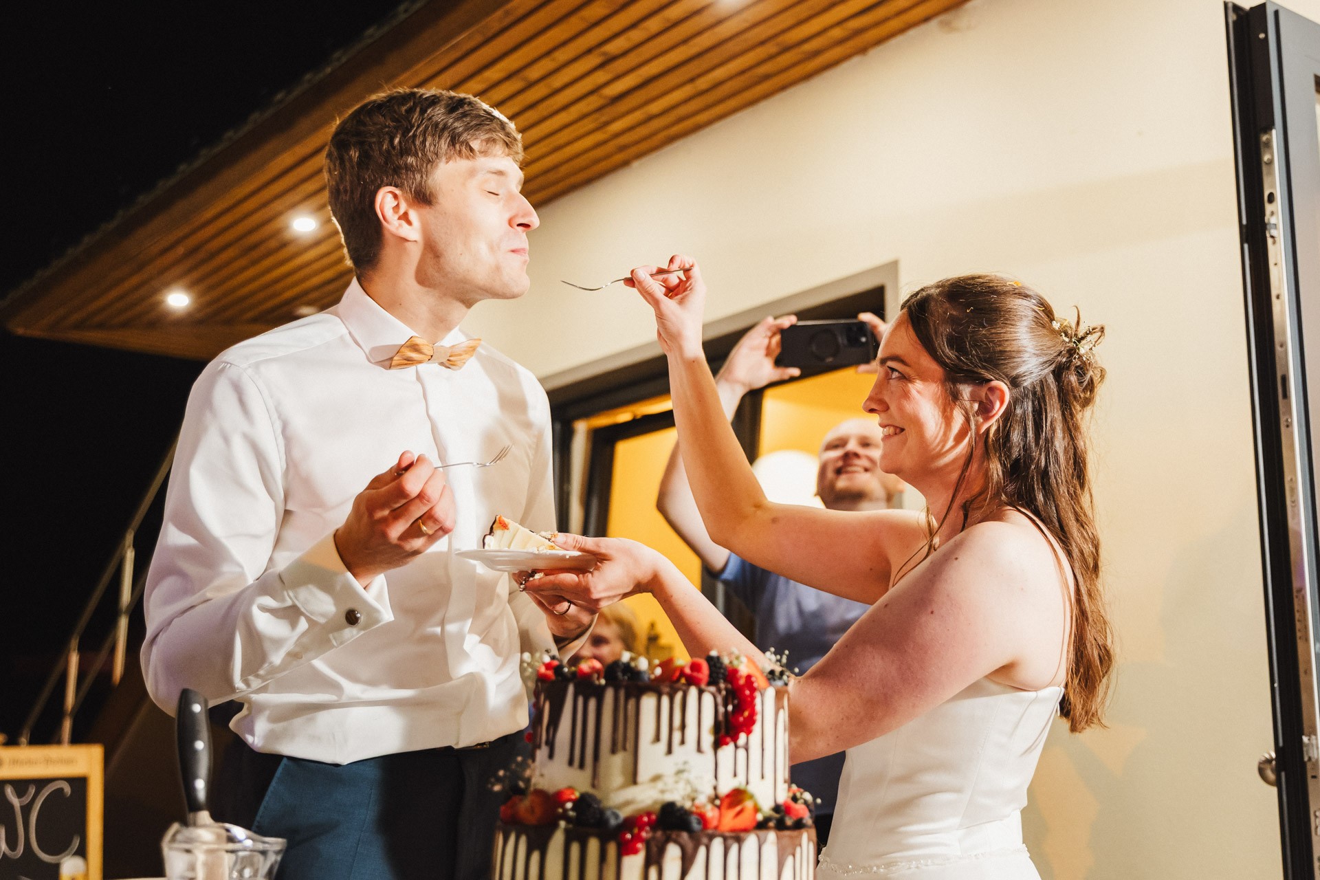 Hochzeitsfoto einer Hochzeitsreportage in der Schössersmühle in Thüringen, fotografiert vom Hochzeitsfotograf Andreas Balg, www.bilderdiesprechen.de