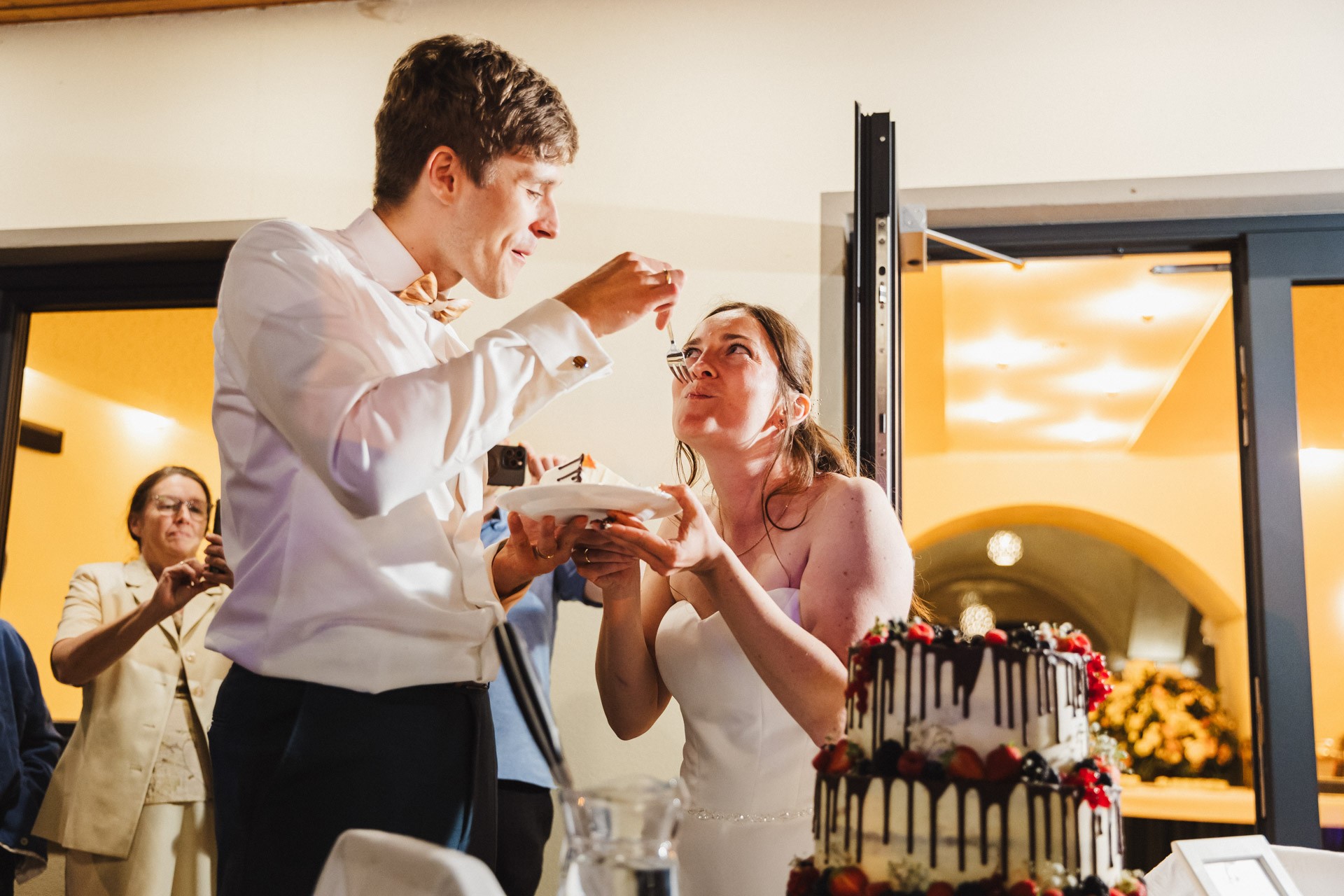 Hochzeitsfoto einer Hochzeitsreportage in der Schössersmühle in Thüringen, fotografiert vom Hochzeitsfotograf Andreas Balg, www.bilderdiesprechen.de