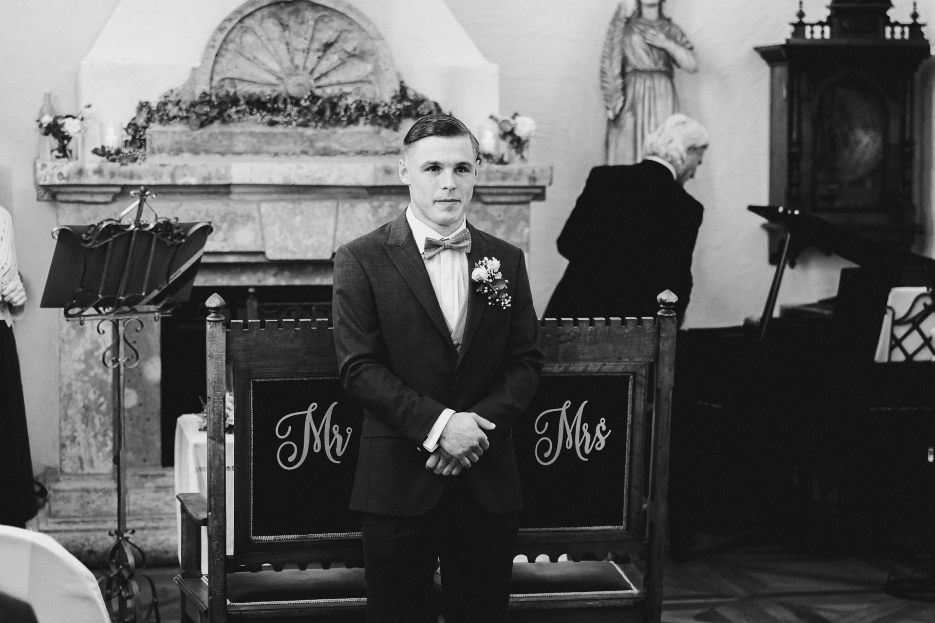 Emotionale Momente und Freudentränen während der Trauung in der Hochzeitskapelle Callenberg