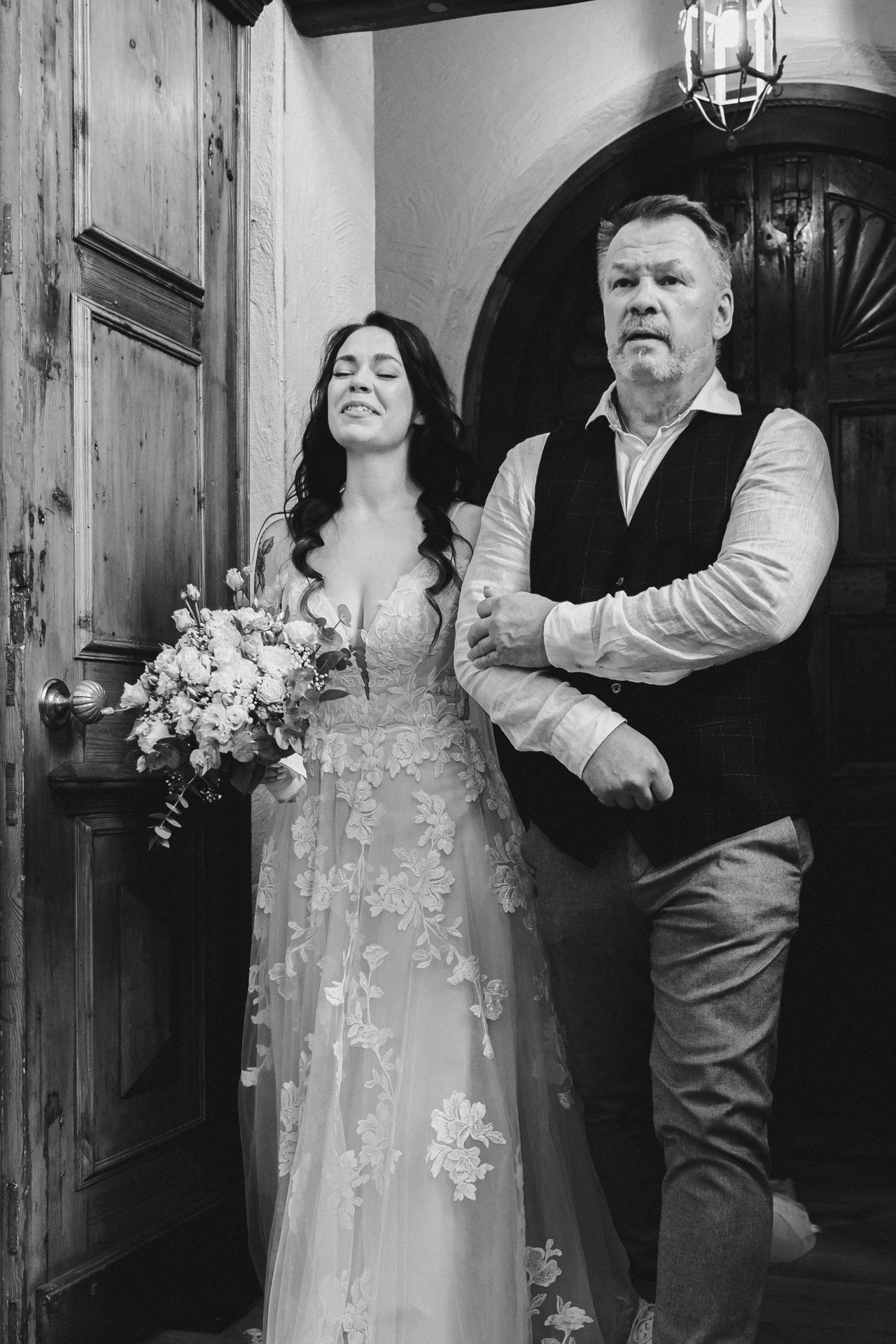 Emotionale Momente und Freudentränen während der Trauung in der Hochzeitskapelle Callenberg