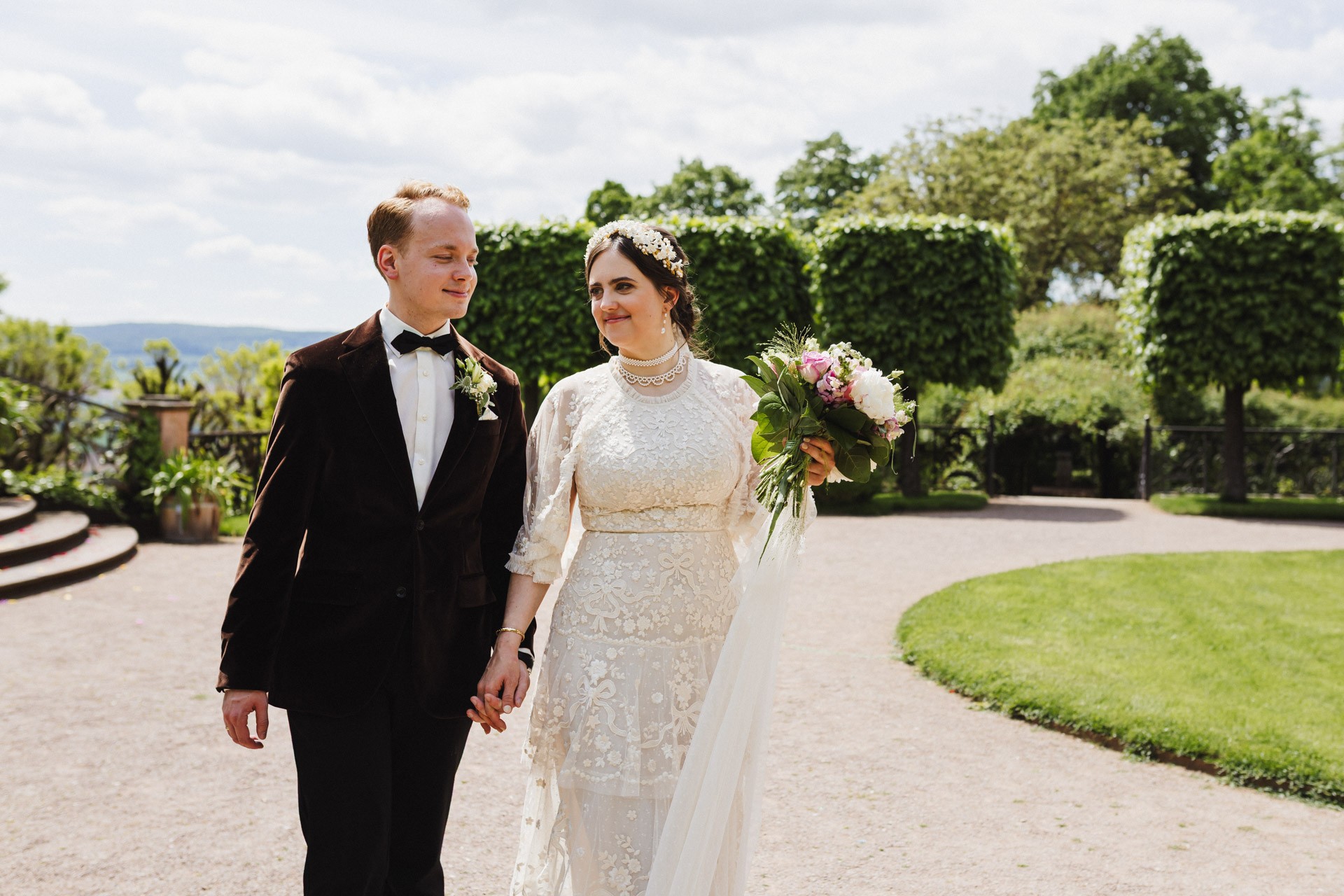 Authentisches und elegantes Brautpaar-Shooting im Park der Dornburger Schlösser, Thüringen
