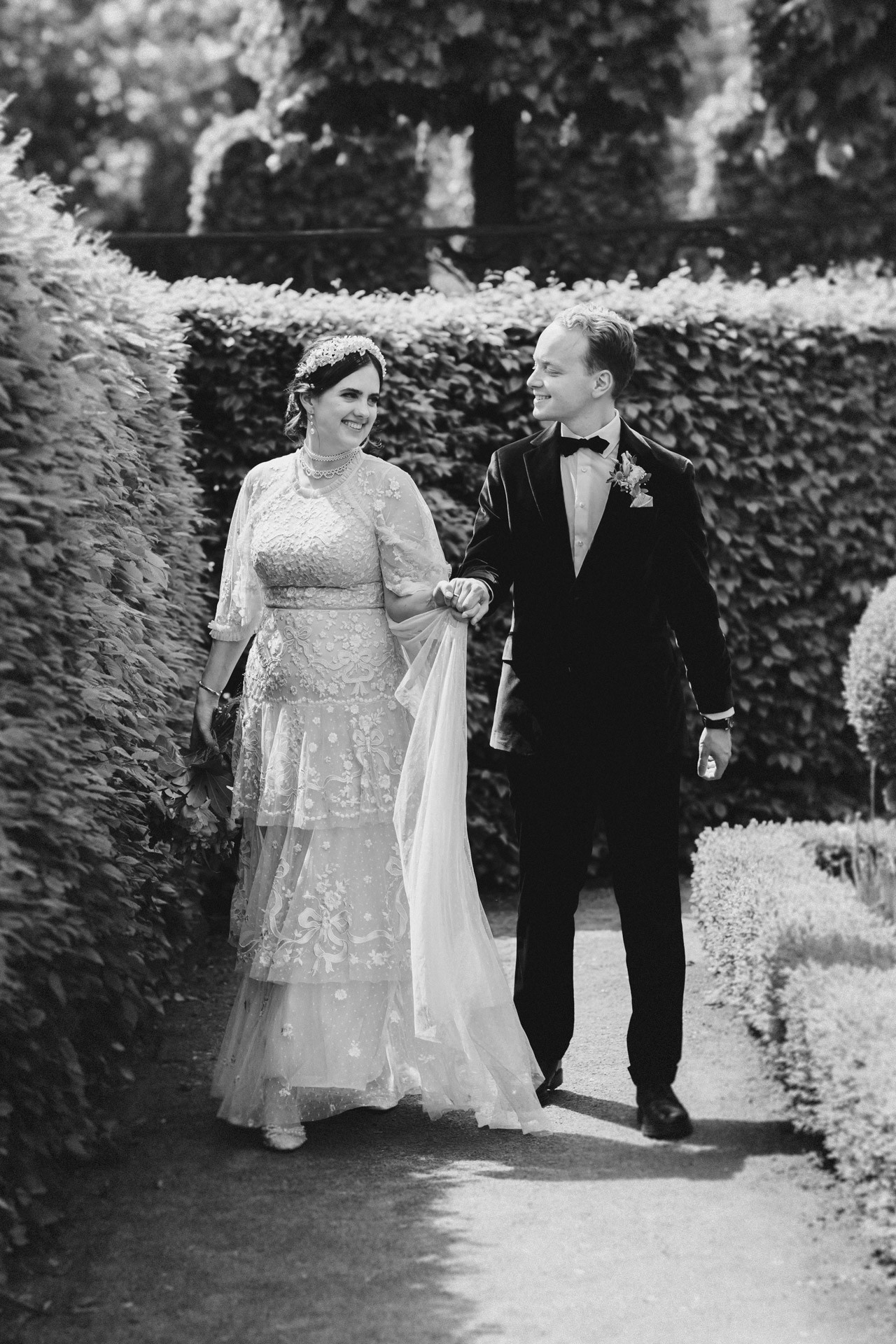 Authentisches und elegantes Brautpaar-Shooting im Park der Dornburger Schlösser, Thüringen