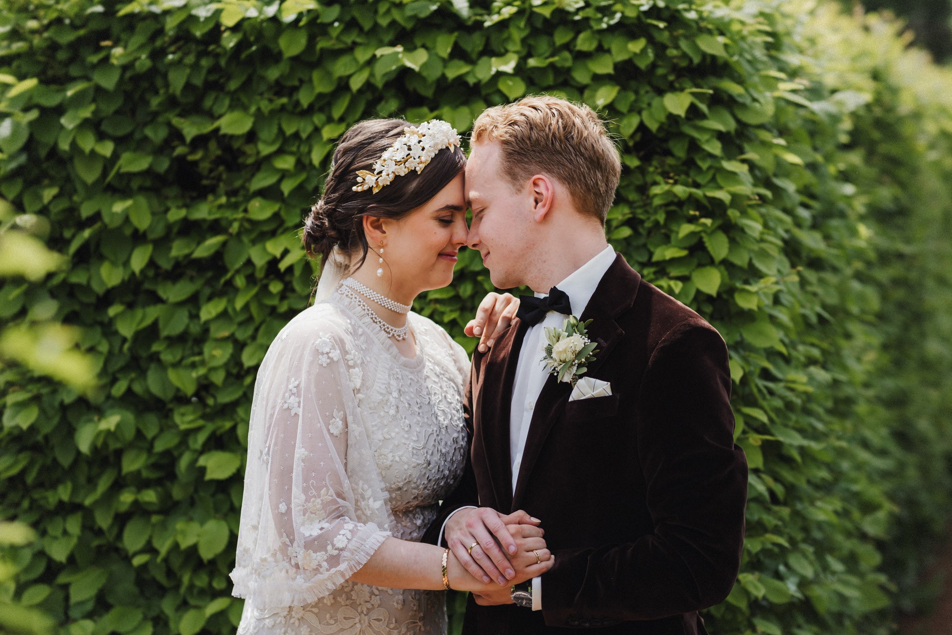 Authentisches und elegantes Brautpaar-Shooting im Park der Dornburger Schlösser, Thüringen