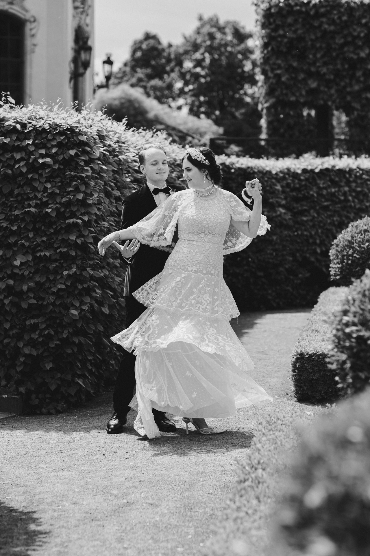 Authentisches und elegantes Brautpaar-Shooting im Park der Dornburger Schlösser, Thüringen