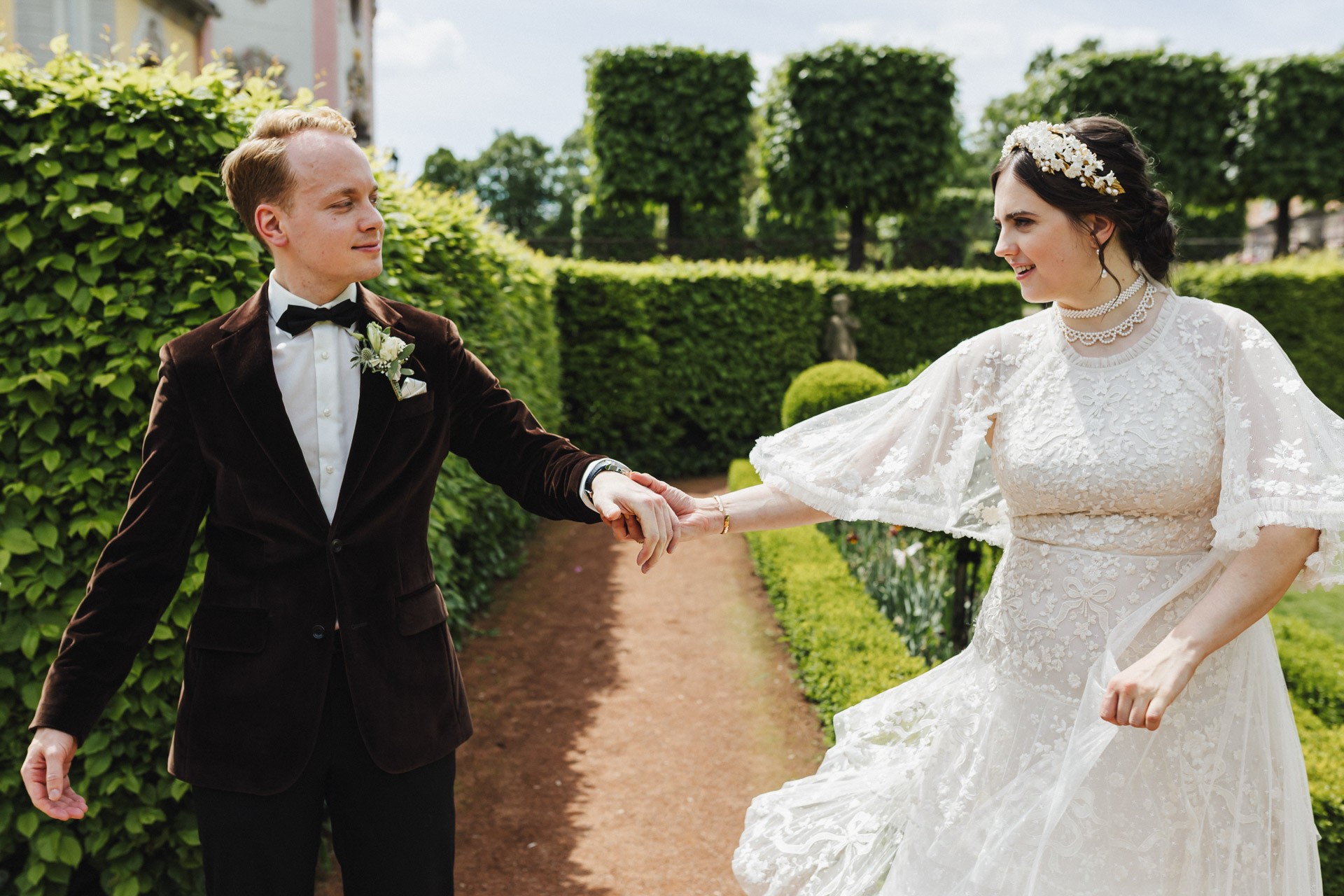 Authentisches und elegantes Brautpaar-Shooting im Park der Dornburger Schlösser, Thüringen