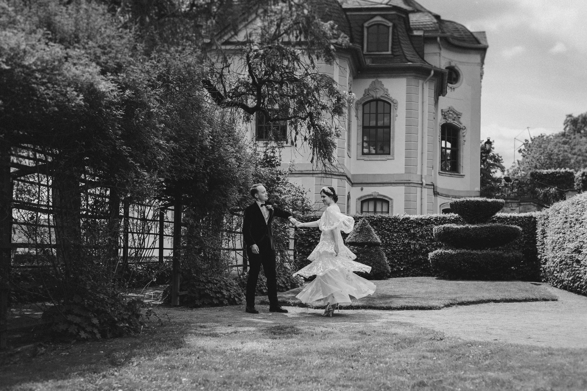 Authentisches und elegantes Brautpaar-Shooting im Park der Dornburger Schlösser, Thüringen